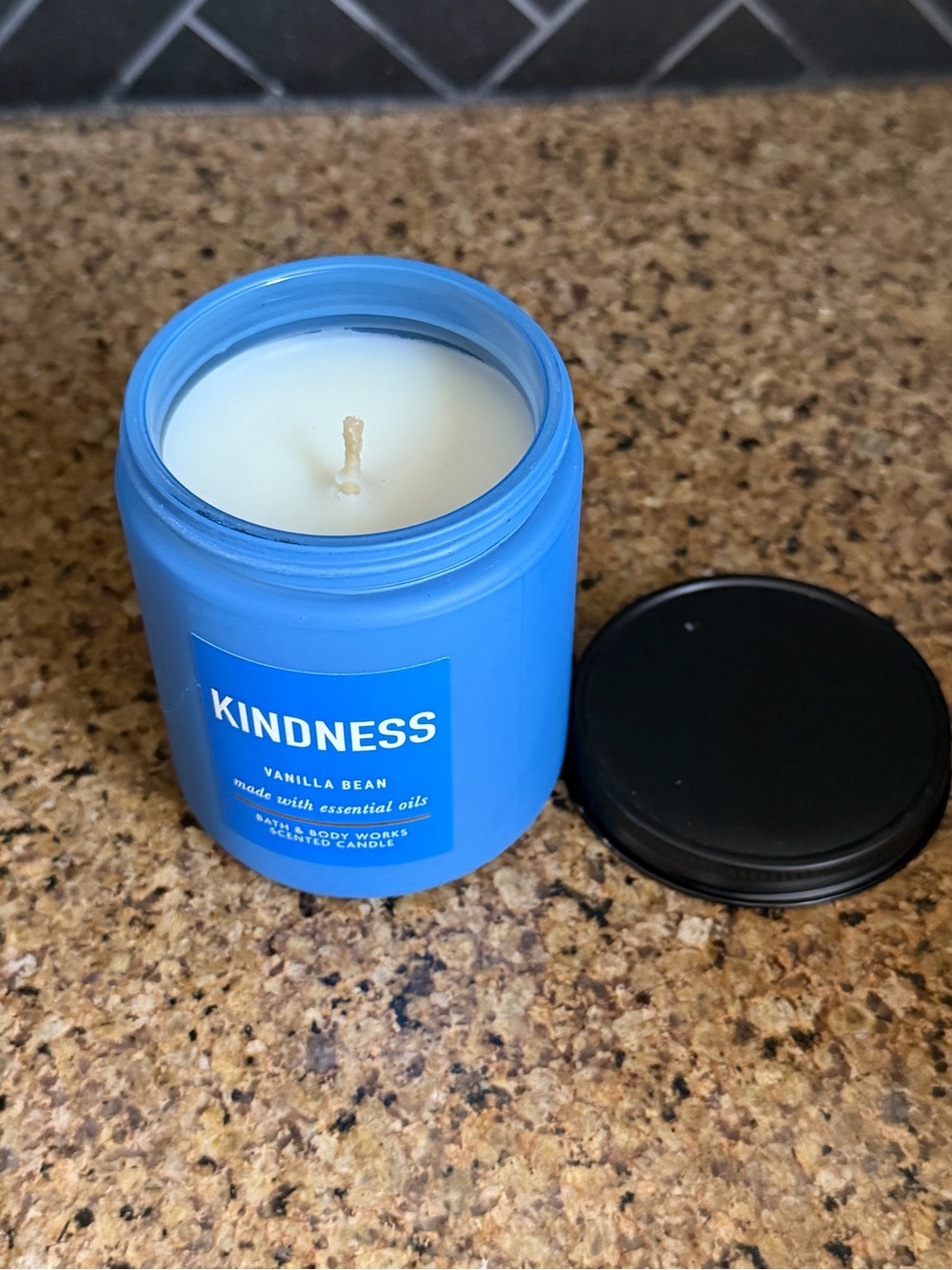 Bath & Body Works Kindness Vanilla Bean Single Wick Candle - Picture 5 of 6